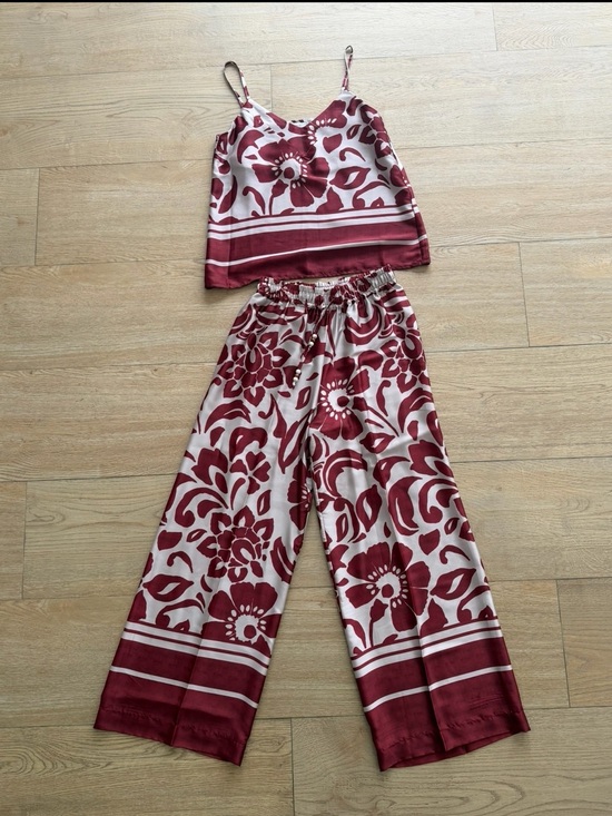 Pants - Floral Wide-Leg Two-Piece Set in Burgundy and Cream